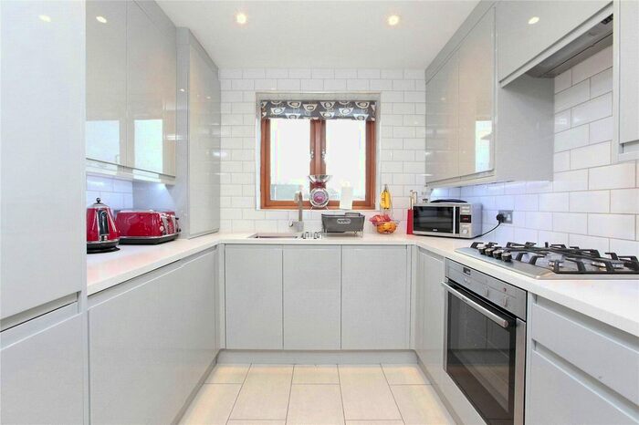 2 Bedroom Flat To Rent In Almanac House, East Hill, SW18