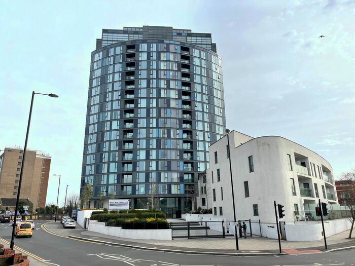 Parking/garage To Rent In Newgate, Croydon, CR0