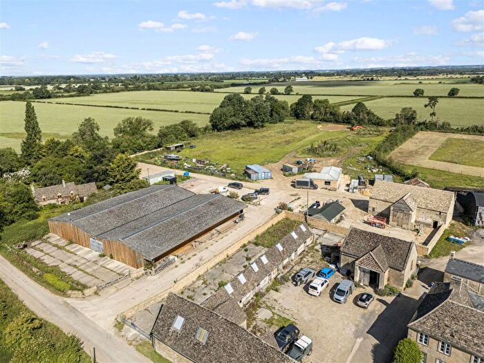 3 Bedroom Barn Conversion For Sale In Kelmscott, Oxfordshire, GL7
