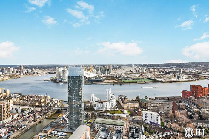 2 Bedroom Flat To Rent In Amory Tower, Marsh Wall, E14