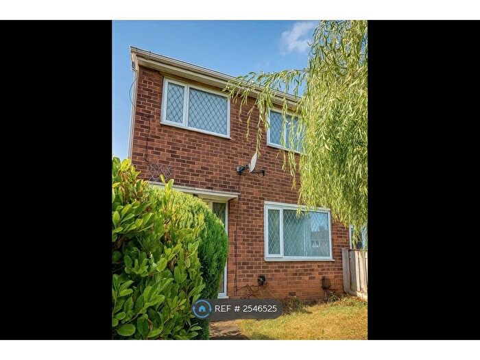 3 Bedroom Semi-Detached House To Rent In Poplar Green, Pontefract, WF8