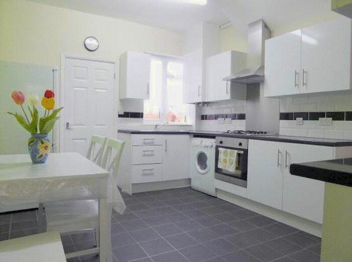 4 Bedroom Terraced House To Rent In Lottie Road, Selly Oak, Birmingham, B29