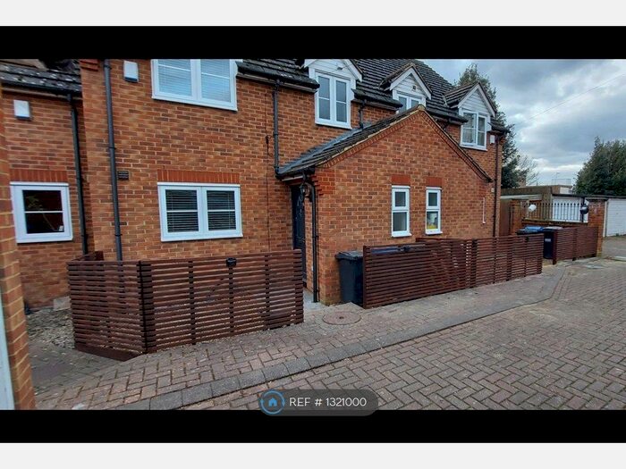 3 Bedroom Terraced House To Rent In Aston Place, London SW16