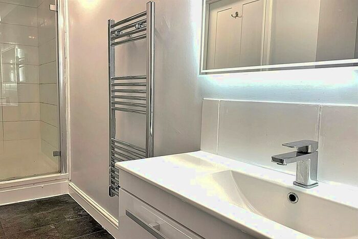 1 Bedroom Flat To Rent In Abberley House, Dudley, DY1