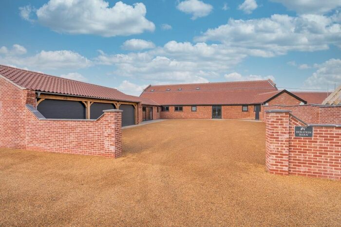 5 Bedroom Barn Conversion For Sale In Watton Road, Hingham, Norwich, NR9