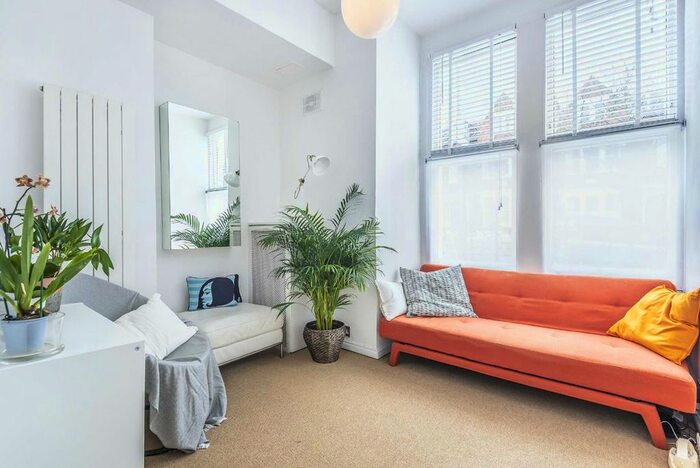 1 Bedroom Flat To Rent In Ritherdon Road, London, SW17