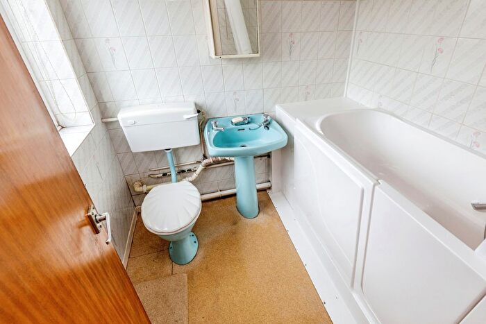 1 Bedroom Flat For Sale In Cresswell Close, Weston-Super-Mare, Somerset, BS22