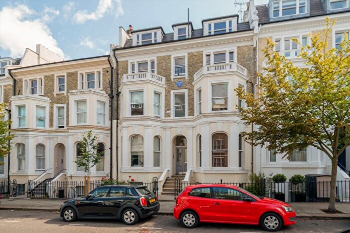 1 Bedroom Flat To Rent In Campden Hill Gardens, Notting Hill, W8