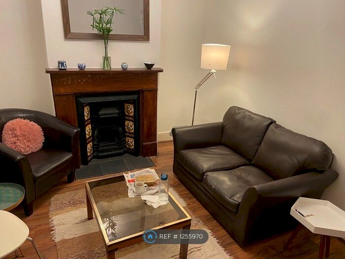 2 Bedroom Terraced House To Rent In Sydney Road, Chatham, ME4