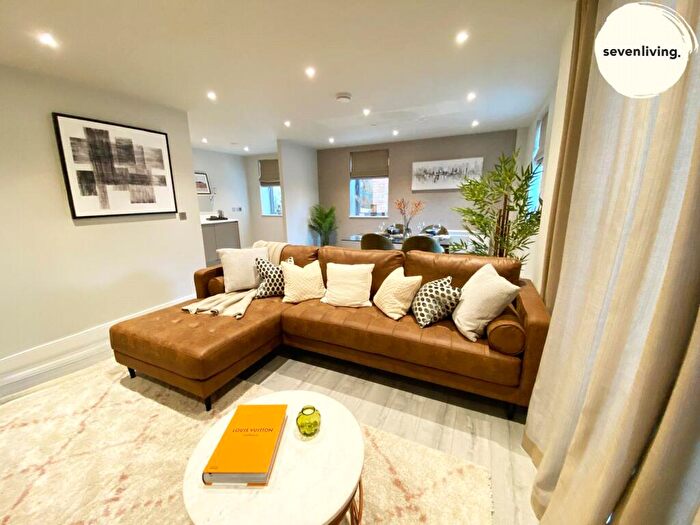 2 Bedroom Apartment To Rent In Steel House The Metalworks, Petersfield Avenue, Slough, SL2