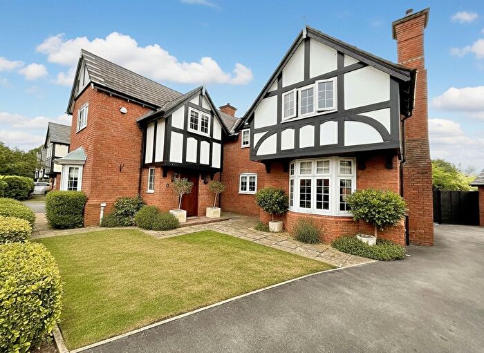 4 Bedroom Detached House For Sale In Chiltern Close, Weston, CW2