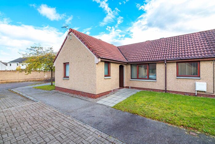 2 Bedroom Semi-Detached Bungalow For Sale In Beechwood Court, Inverness, Highland, IV2