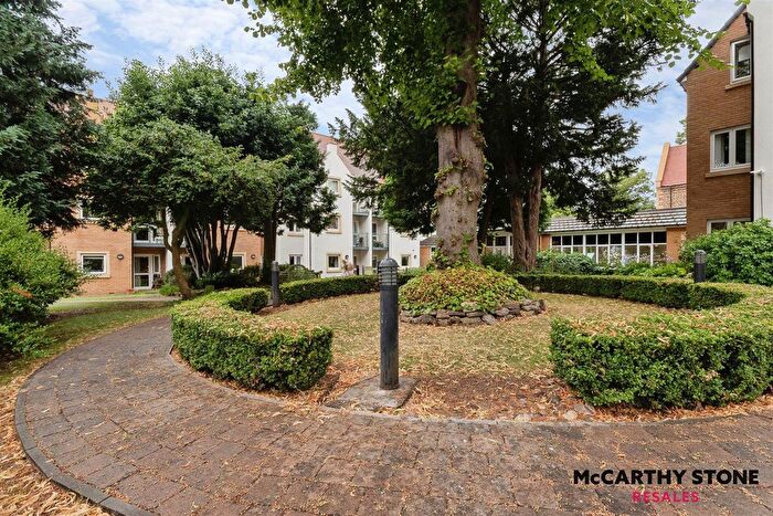 1 Bedroom Flat For Sale In Wardington Court, Welford Road, Northampton, Northamptonshire, NN2