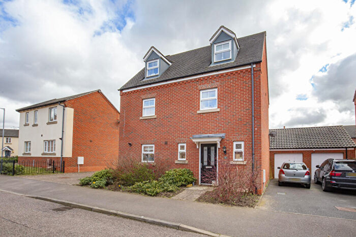 4 Bedroom Detached House To Rent In Kingfisher Close, Round House Park, NR4