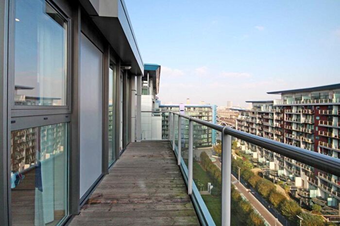 2 Bedroom Apartment To Rent In Eustace Building, Queenstown Road, London, SW11