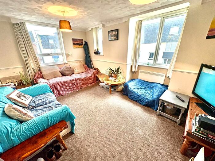 2 Bedroom House For Sale In Cecil Place, Southsea, PO5