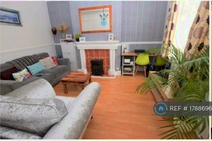 2 Bedroom Terraced House To Rent In Congress Street, Leeds, LS12