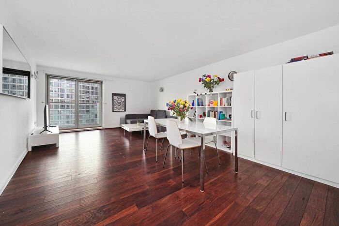 2 Bedroom Flat For Sale In Biscayne Avenue, Canary Wharf, London, E14