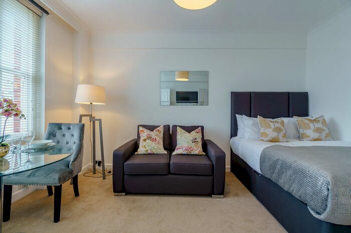 1 Bedroom Studio To Rent In Hill Street, London, W1J