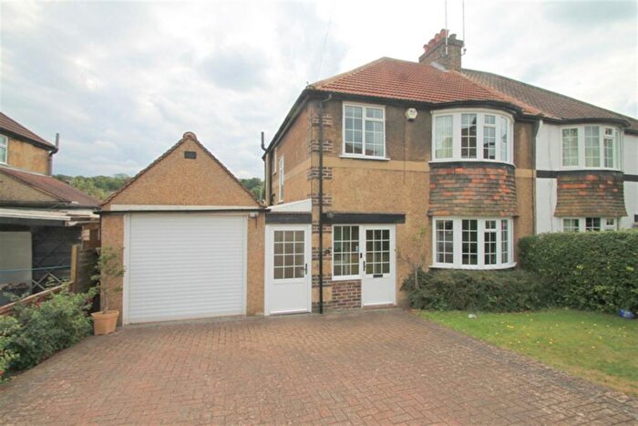 3 Bedroom House To Rent In Bedroom Semi Detached House In Coulsdon, CR5