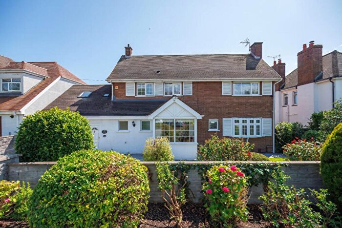 5 Bedroom Detached House For Sale In Danygraig Avenue, Porthcawl, Bridgend County Borough, CF36