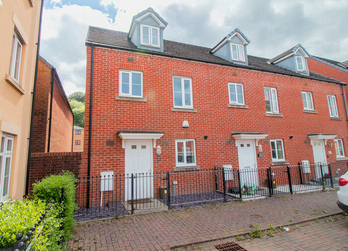 3 Bedroom End Of Terrace House To Rent In Goetre Fawr, Radyr, Cardiff, CF15