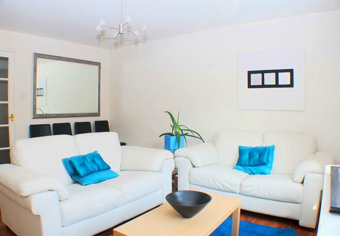 2 Bedroom Flat To Rent In Glaisher Street, Greenwich, London, SE8