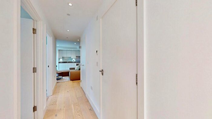 3 Bedroom Apartment For Sale In Claremont House, Maple Way, London, SE16