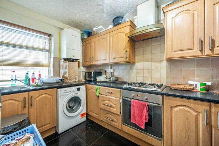 3 Bedroom House For Sale In Palmer Road, Plaistow, London, E13