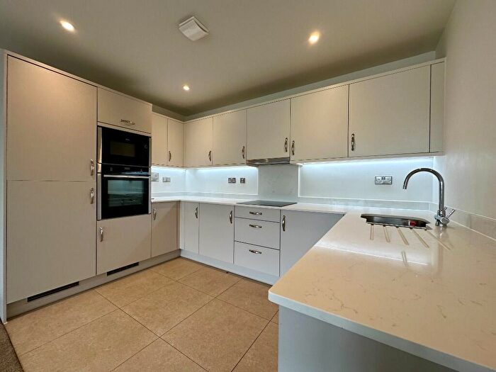 1 Bedroom Retirement Property For Sale In Fountain Way, Salisbury, Wiltshire, SP2