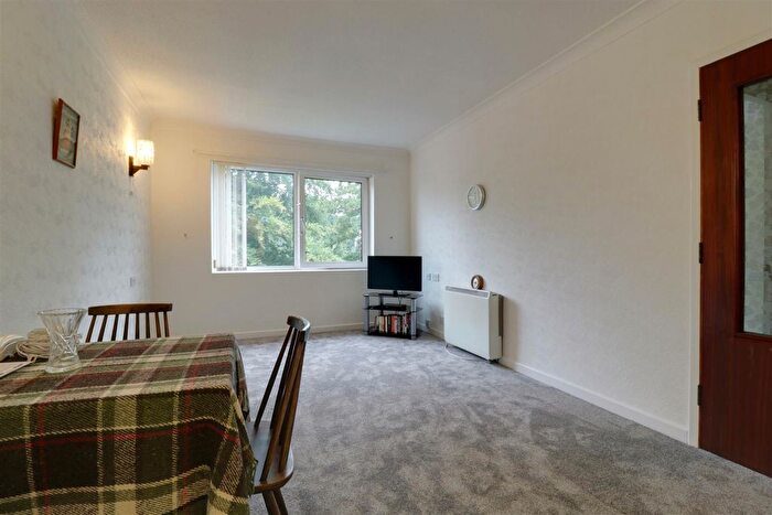 1 Bedroom Flat For Sale In Sandbach Road South, Alsager, Stoke-On-Trent, ST7