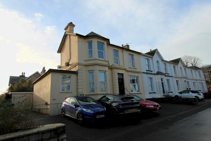 2 Bedroom Flat To Rent In Grosvenor Road, Paignton, TQ4