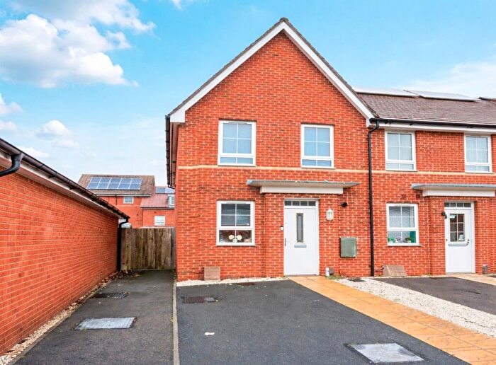 2 Bedroom End Of Terrace House For Sale In Cardinal Place, Maybush, Southampton, Hampshire, SO16