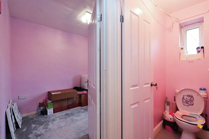 3 Bedroom End Of Terrace House For Sale In Boundary Road, Wybourne, Sheffield, S2