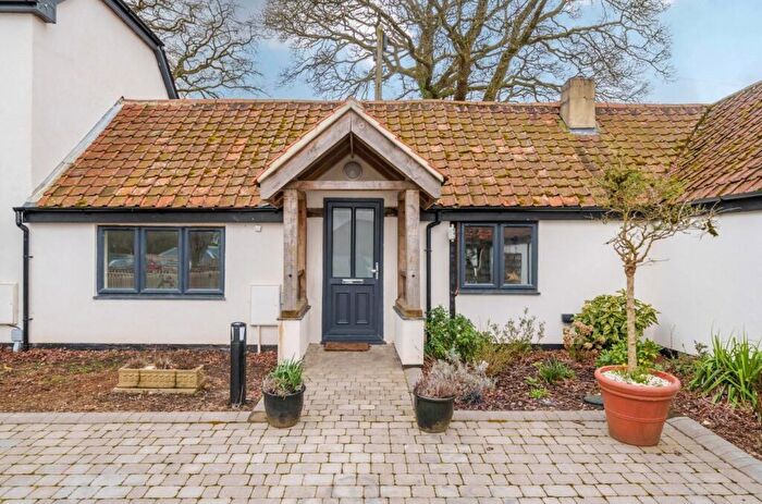 2 Bedroom Bungalow To Rent In Petersfield Road, Monkwood, Alresford, Hampshire, SO24