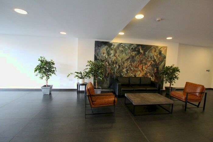 2 Bedroom Flat To Rent In Valentine House, Ilford, Ig6