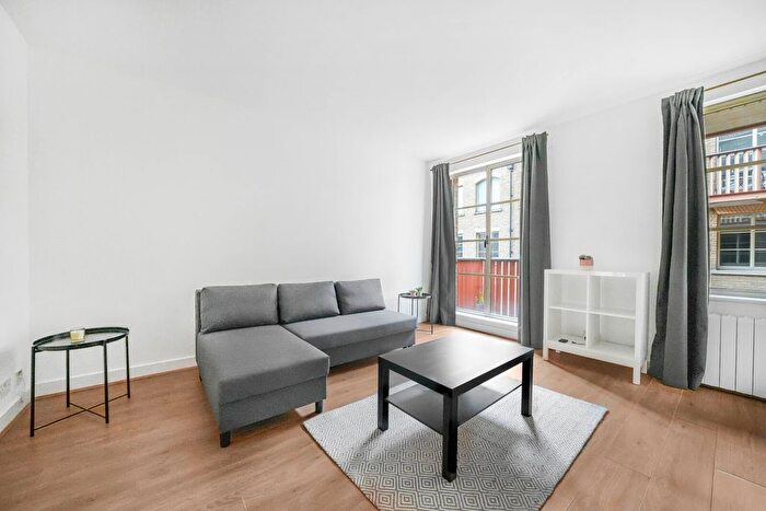 1 Bedroom Flat To Rent In The Circle, Queen Elizabeth Street, SE1