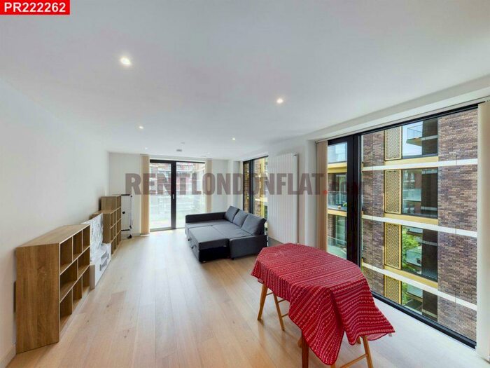 2 Bedroom Flat To Rent In Incredible Bed Flat In Silvertown, E16