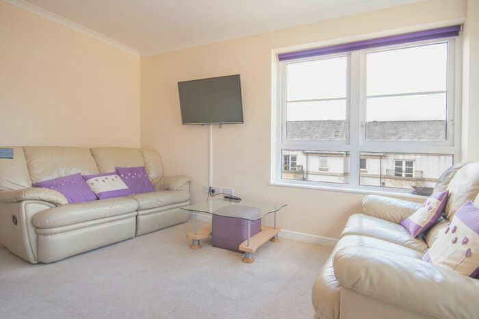 5 Bedroom Flat To Rent In Dicksonfield Edinburgh United Kingdom, EH7