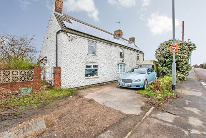 5 Bedroom Detached House For Sale In Bridge Road, Sutton Bridge, Spalding, PE12