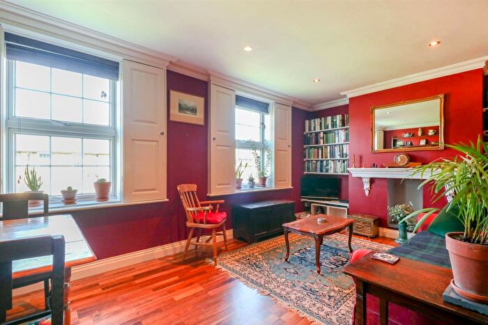 2 Bedroom Flat To Rent In Arbor Road, Chingford, E4