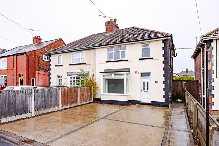 3 Bedroom Semi-Detached House To Rent In Bottesford Road, Scunthorpe, DN16