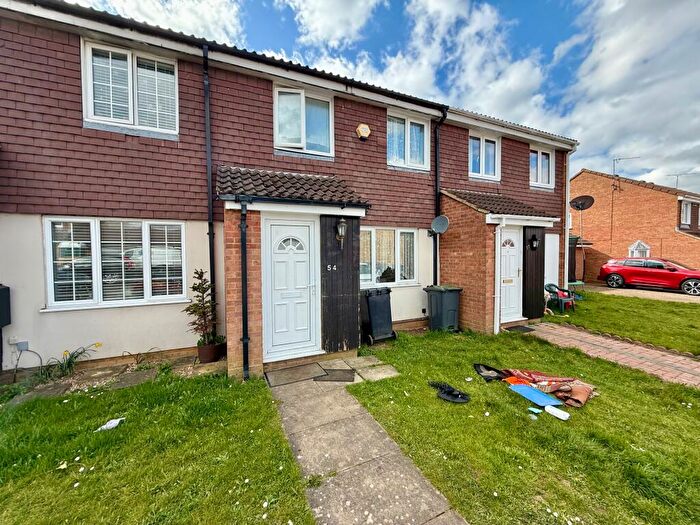 3 Bedroom House To Rent In Coltsfoot Green, Luton, LU4