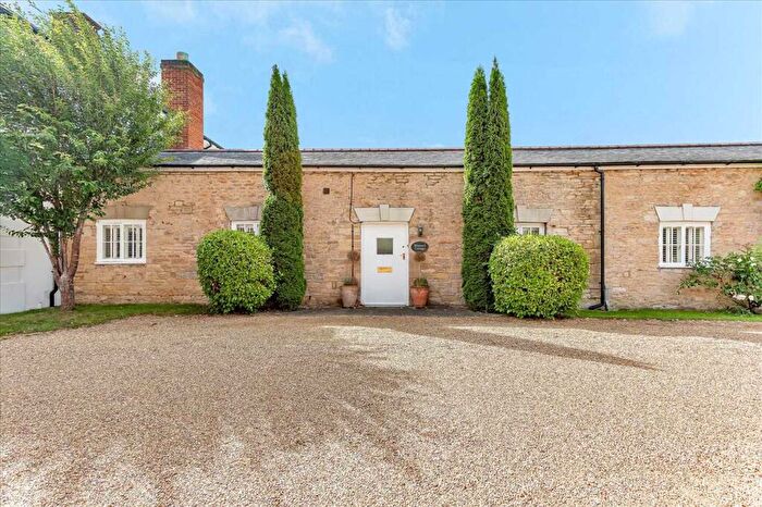 2 Bedroom Bungalow For Sale In Garden Lane, Tyringham, MK16