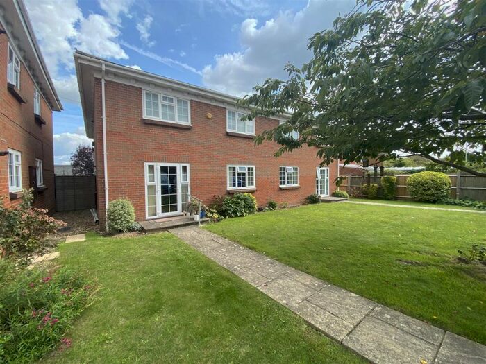 2 Bedroom Flat To Rent In Ravenswood Court, Church Road, Worthing, BN13