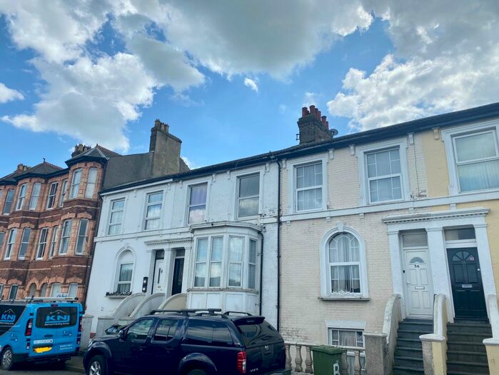 2 Bedroom Flat To Rent In Marine Parade, Sheerness, ME12