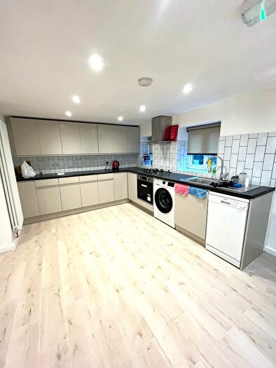 5 Bedroom Apartment To Rent In Fordham Street, Aldgate, City, Bricklane, Whitechapel, London, E1