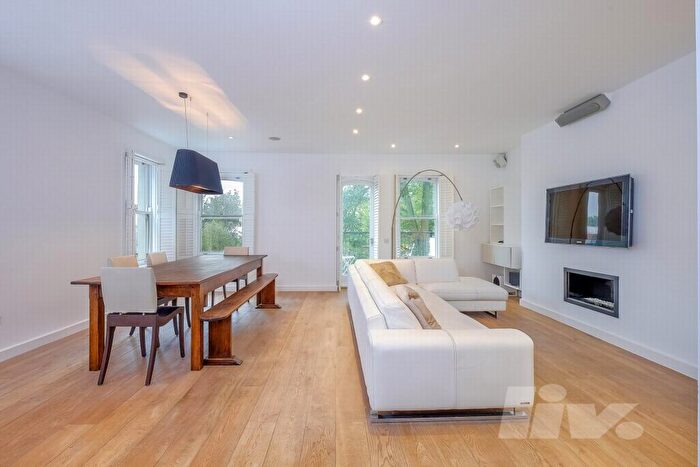 3 Bedroom Apartment To Rent In Fitzjohns Avenue, Hampstead, NW3