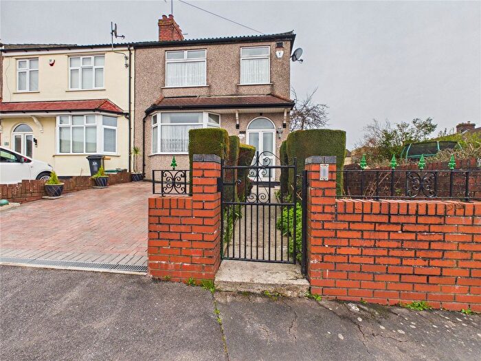 3 Bedroom Semi Detached House For Sale In Elbury Avenue, Kingswood, Bristol, BS15