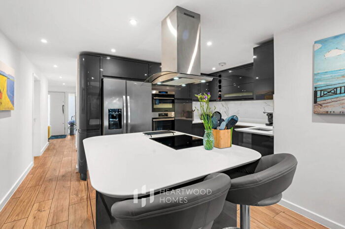 3 Bedroom Semi-Detached House For Sale In Morris Way, London Colney, St. Albans, AL2